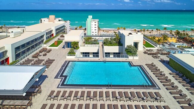 Building Photo - 777 N Ocean Dr