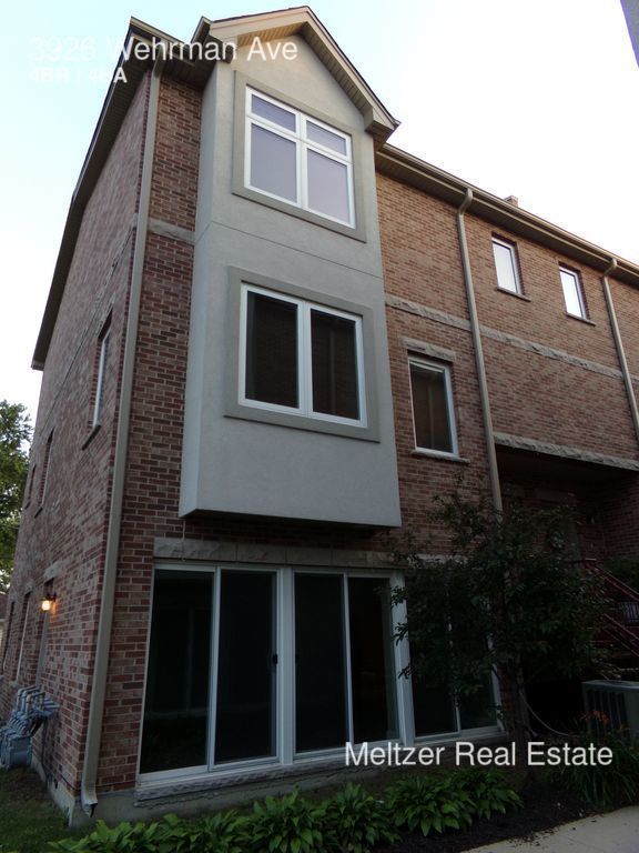 Building Photo - 3926 Wehrman Ave