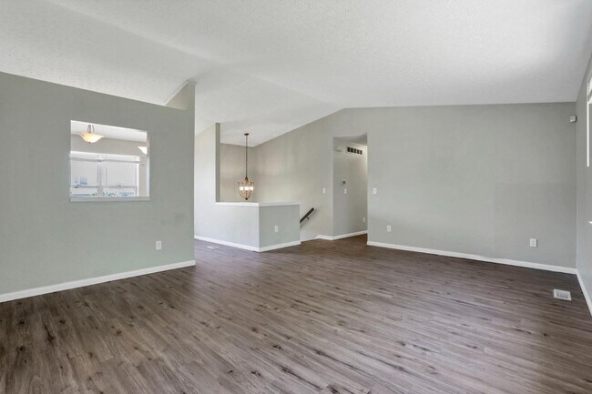 Building Photo - 2789 Raphael Dr
