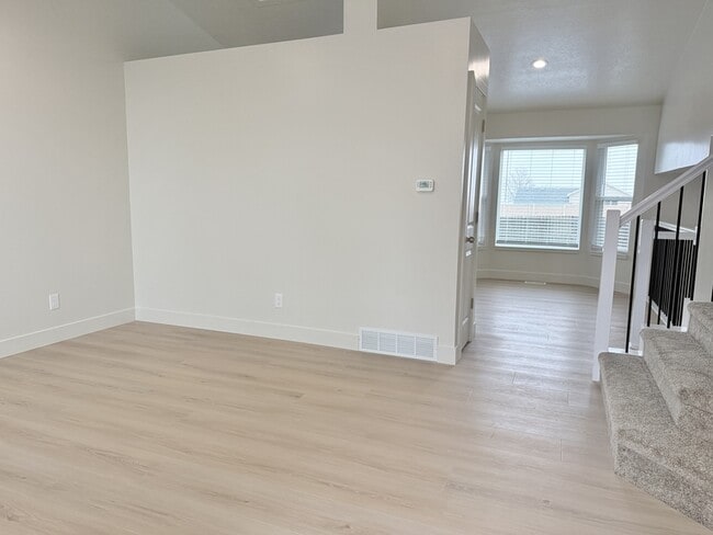 Foto del edificio - 5687 S 5630 W