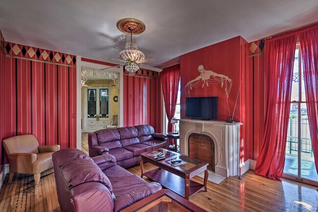 Building Photo - 2901 Broadway Avenue J