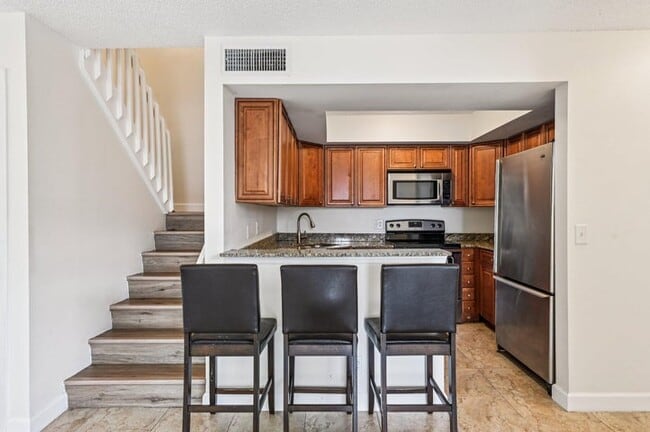 Building Photo - 4075 Village Dr