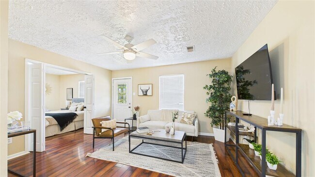 Foto del edificio - 1658 Du Barry Ln