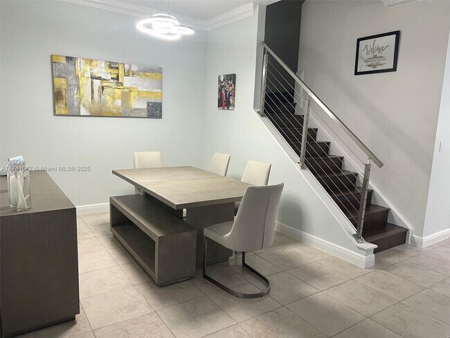 Foto del edificio - 3359 Lakeside Dr