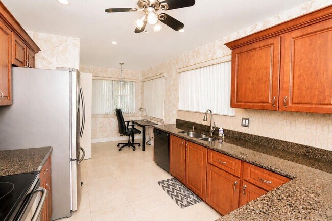 Foto del edificio - 9310 SW 23rd St