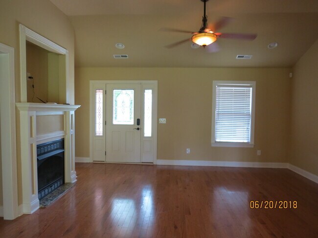 Building Photo - 5165 Ridge St.-Dalzell-Close to Shaw AFB- ...