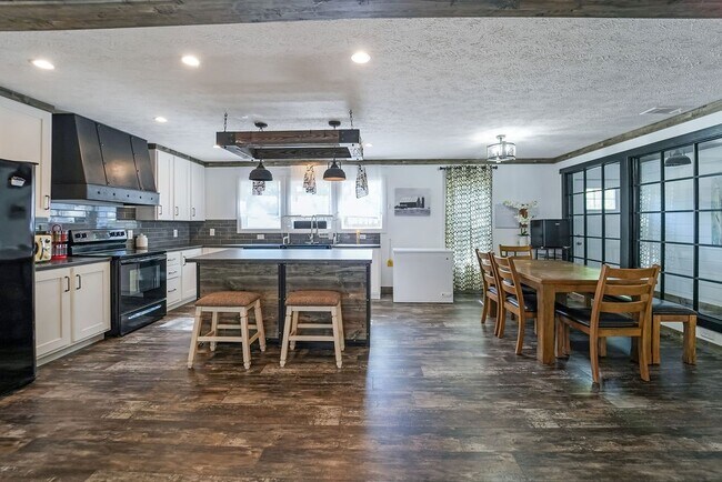 Foto del edificio - 29703 Midland St