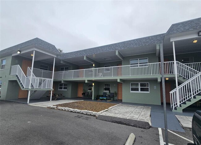 Building Photo - 2045 Alpine Rd