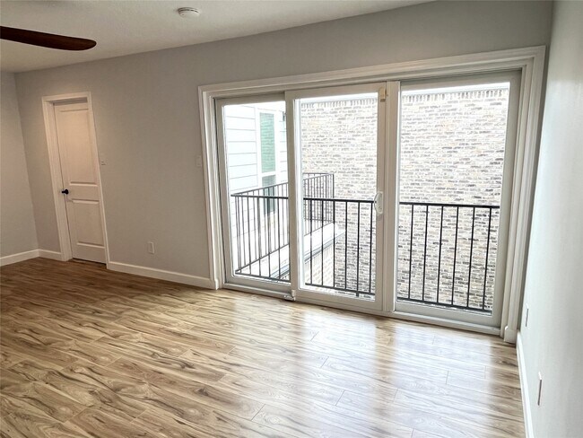 Foto del edificio - 4006 Breakwood Dr