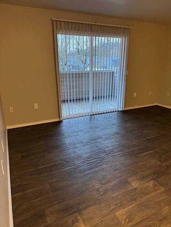 Building Photo - Everything you’ve been dreaming of is here. Come Lease today!