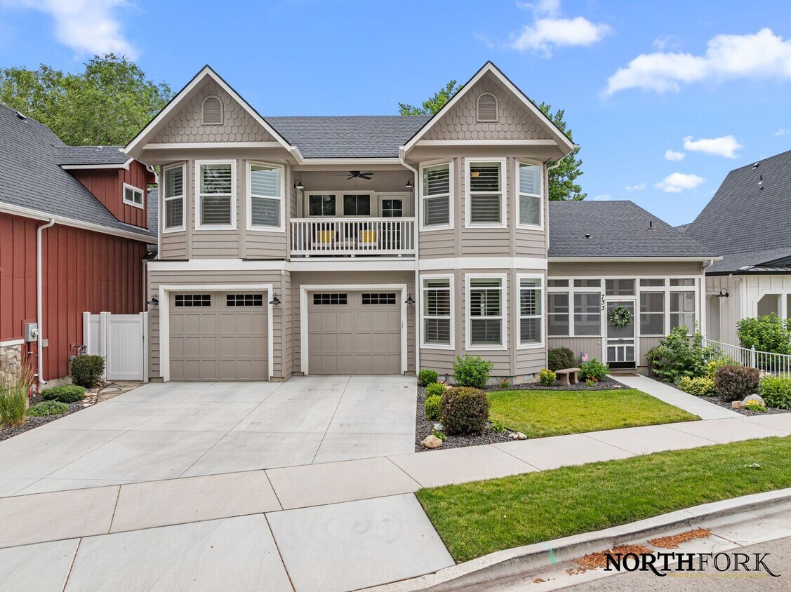 Foto principal - Elegant home near Downtown Eagle!