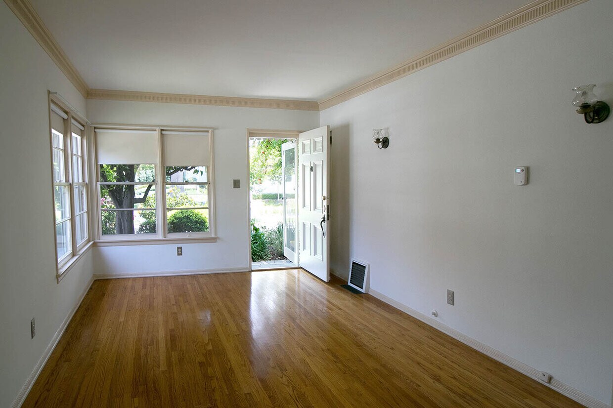 1601 Westholme Ave Unit 1601, Los Angeles, CA 90024 Apartments in Los