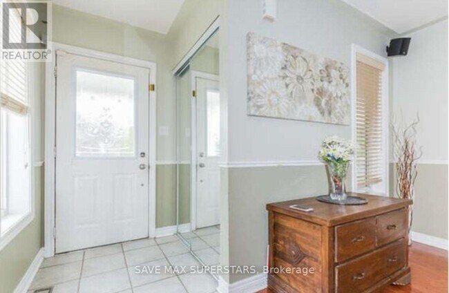 Building Photo - 12 Stable Gate