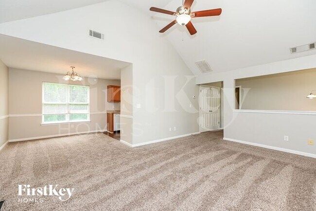 Foto del edificio - 402 Legend Creek Point