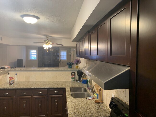 Building Photo - 2311 Chelsea Knoll Ln