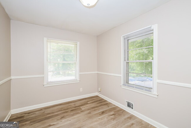 Building Photo - 4244 Boling Dr