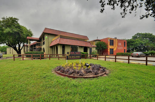 Building Photo - 2414 Ventura Dr