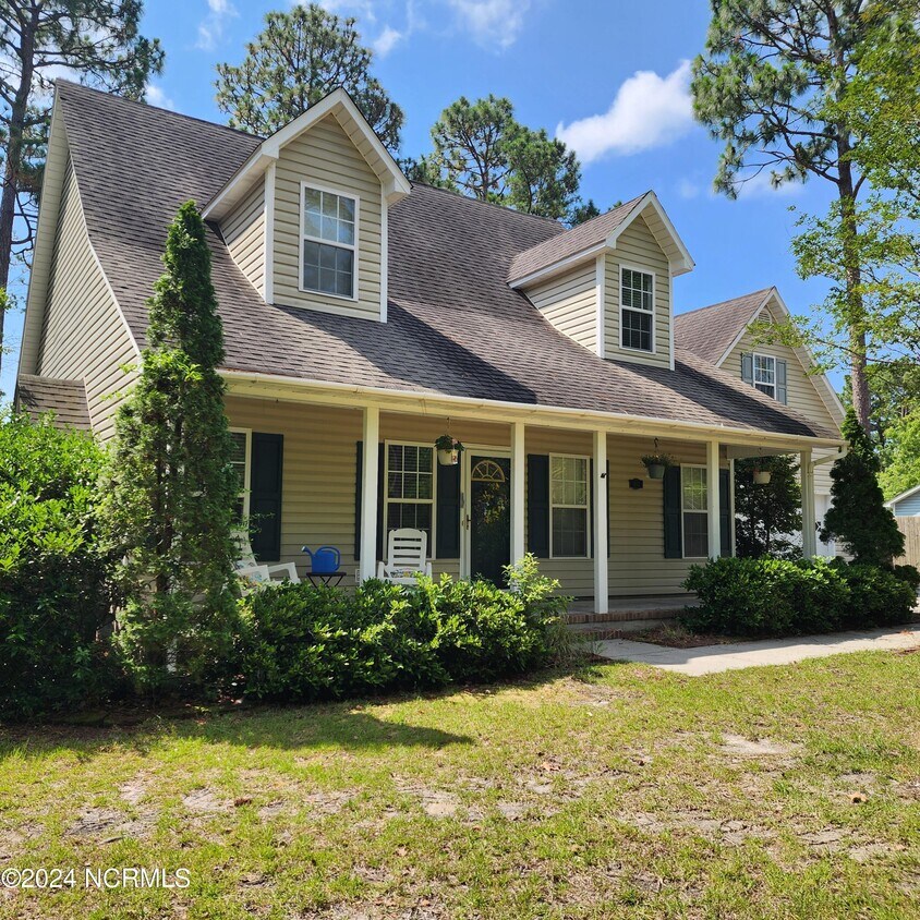 Primary Photo - 401 Star Hill Dr
