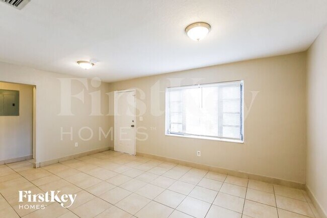 Foto del edificio - 1501 NW 89th St