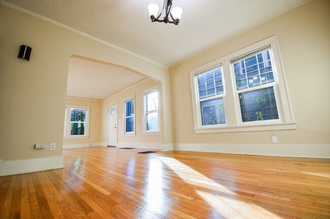 Building Photo - CLA2613-2615