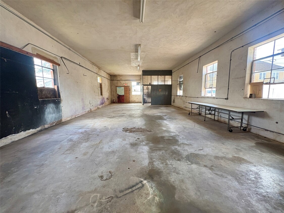 Building Photo - 2217 Avenue G