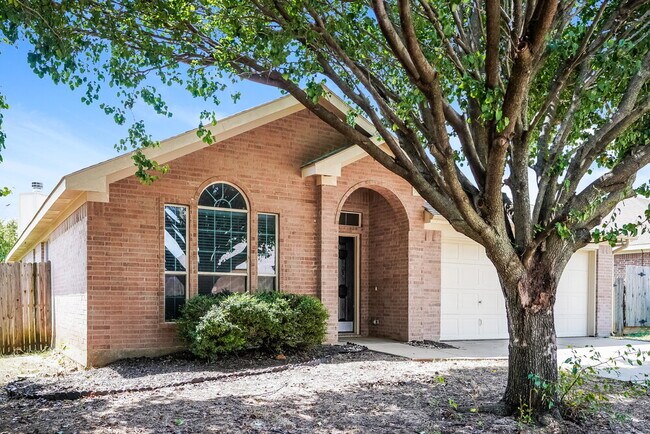 Building Photo - 1345 Meadowbrook Ln