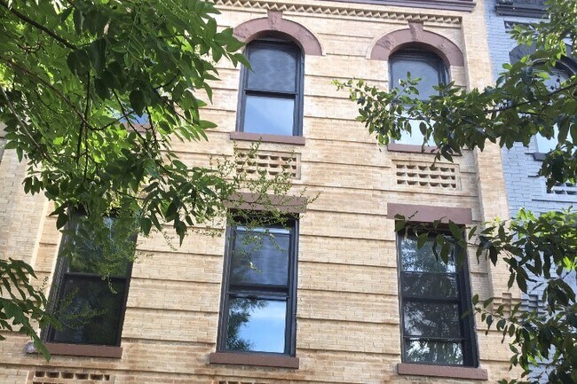 Building Photo - 1860 Prospect Pl