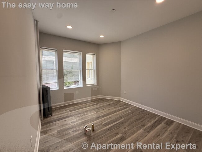 Photo - 74 Kirkland St Apartment