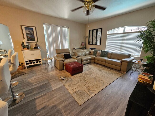 Building Photo - Fully Furnished Single Family Home for Rent