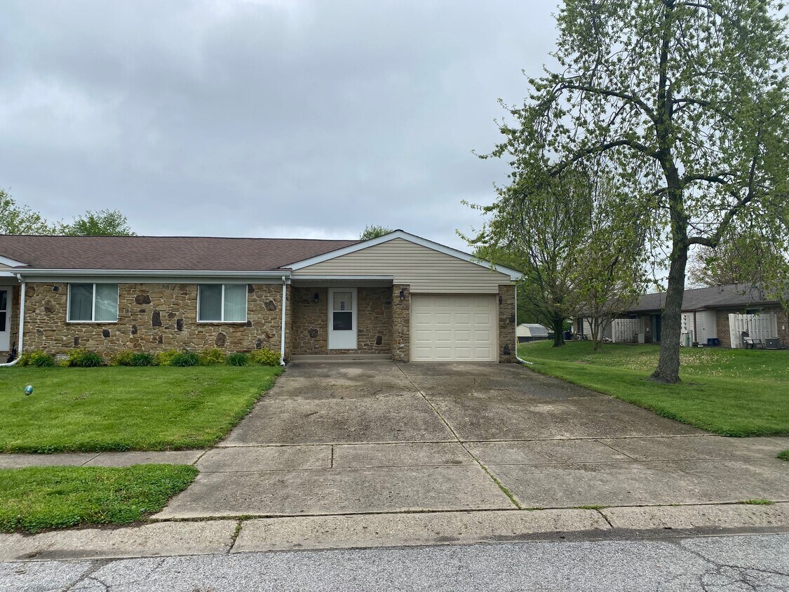 1035 Pine St, Brownsburg, IN 46112 House Rental in Brownsburg, IN