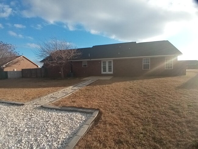 Foto del edificio - 3525 Drayton Dr