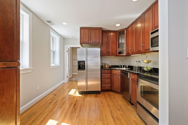Building Photo - 1361 Irving St NW