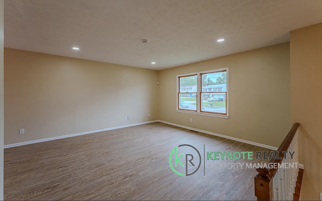 Photo - 1467 Hazelgrove Dr House