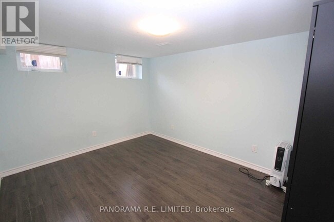 Photo du bâtiment - 4820 Yorkshire Ave