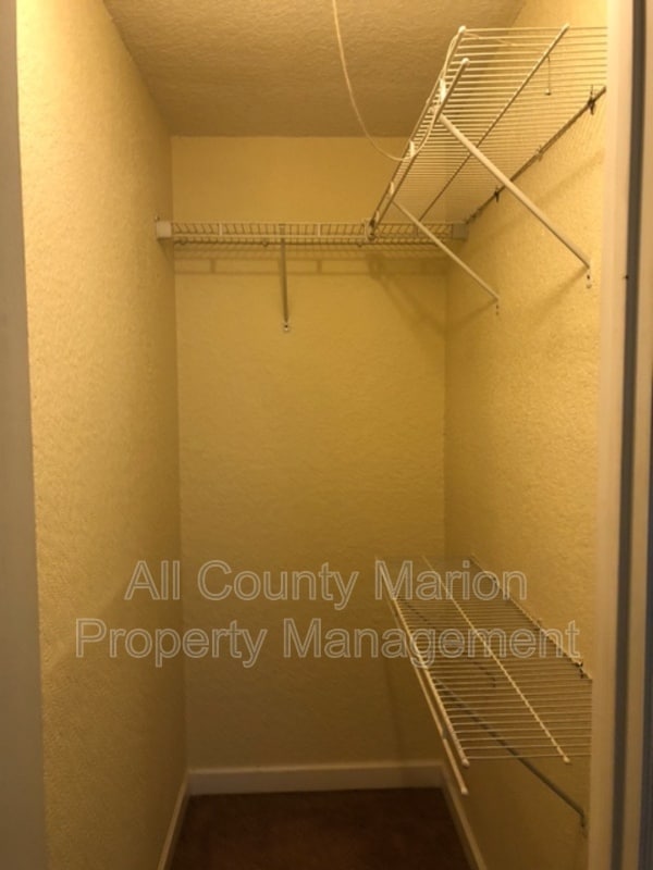 Building Photo - 6027 SE Cypress Rd
