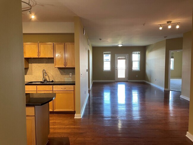 Building Photo - Sleek City Living: Oversized 2BR with Open...