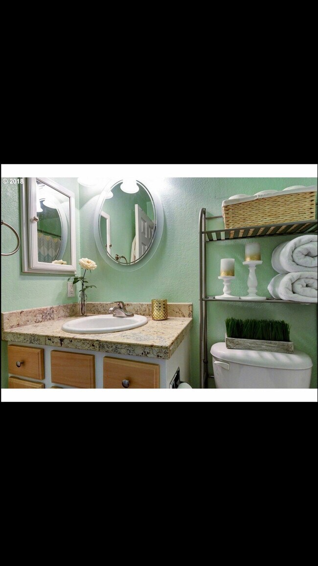 Building Photo - 9570 SW 146th Terrace