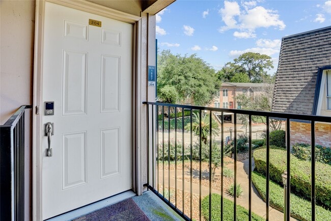 Building Photo - 1807 Stoney Brook Dr