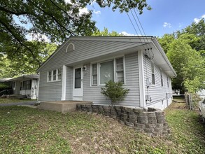 Building Photo - 107 Anistasia Dr