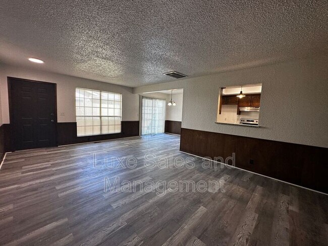 Building Photo - 1006 Andrew Dr