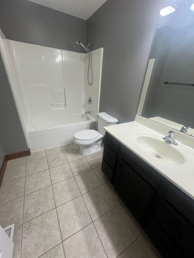 Building Photo - BEAUTIFUL LARGE 2 bedroom 2 bath CHATHAM SCHOOLS SPRINGFIELD UTILITIES