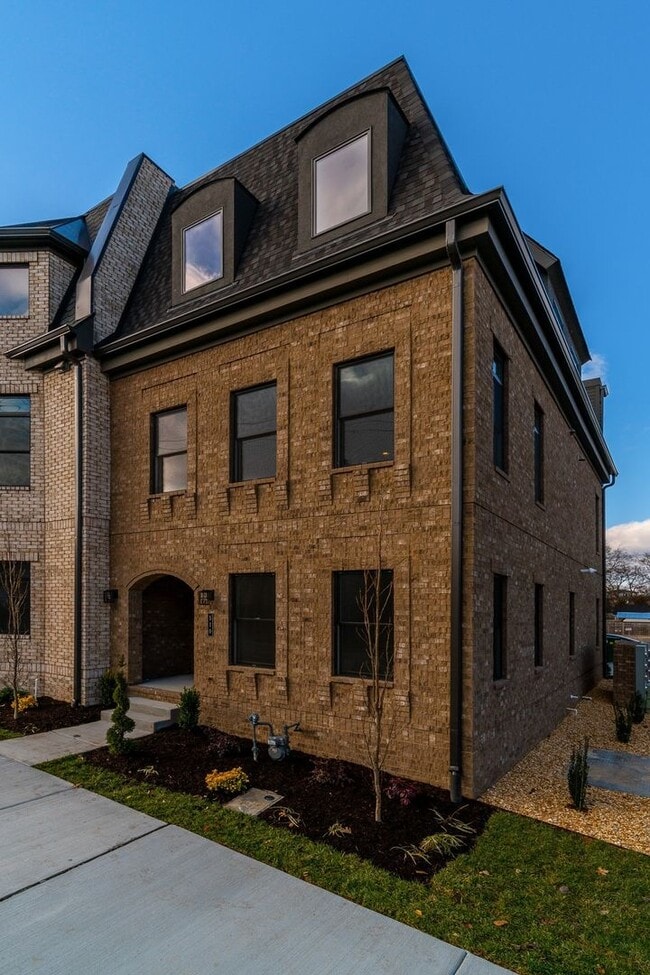 Building Photo - 510 Garfield St