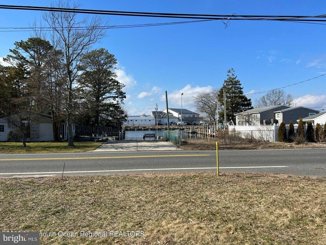 1005 Beach Blvd, Lacey Township, NJ 08731 House Rental in Lacey