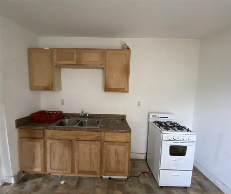 Kitchen - 1201 W Gadsden St