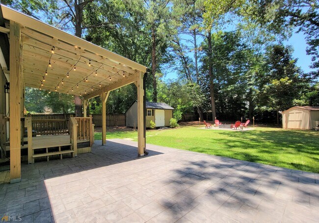 Building Photo - 3742 Sarahs Ln