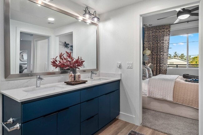 Building Photo - Aura Uptown