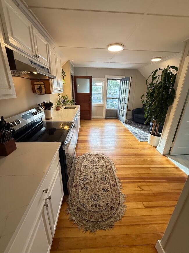 Foto del edificio - The Maplewood Three