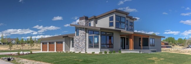 Building Photo - 14 Carmichael Loop