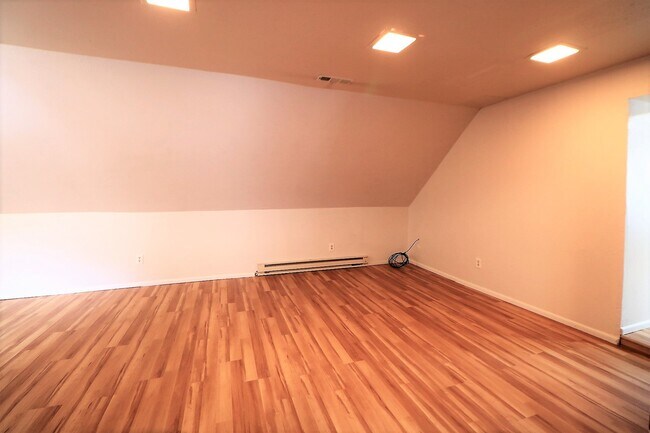 Building Photo - 311 Springville Duplex