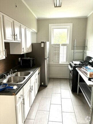Building Photo - 416 S Urania Ave